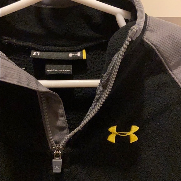 Under armor fleece long sleeve shirt. - Picture 2 of 3